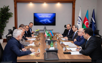 АЖД и Иранские железные дороги обсудили укрепление сотрудничества