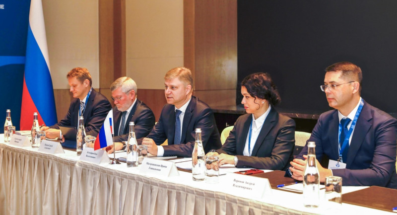 Azerbaijan, Russia Shake Hands for Faster Cargo Flows via Digitalization