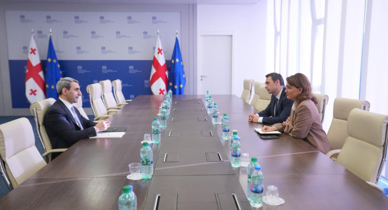 Tbilisidə BTQ dəmir yolunun təhvil-təslimi üzrə yekun aktın imzalanması müzakirə olunub