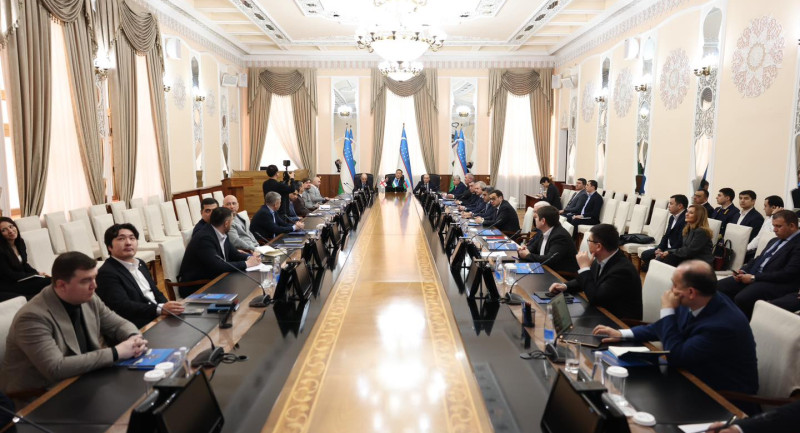 Özbəkistanlı yükgöndərənlərlə Orta Dəhliz üzrə daşımaların artırılması imkanları müzakirə olunub