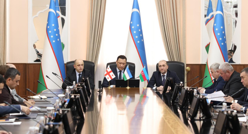 Özbəkistanlı yükgöndərənlərlə Orta Dəhliz üzrə daşımaların artırılması imkanları müzakirə olunub